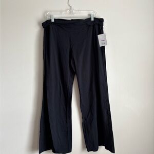 NWT- Women’s Merona Black Yoga Pant- XL